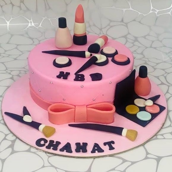 Eggless Makeup Kit Cake For Girls