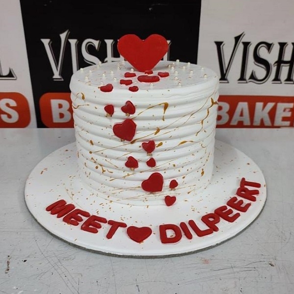 Pillar Cake With Heart Toppings