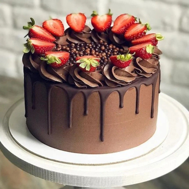 Chocolate Drip Strawberry Cake