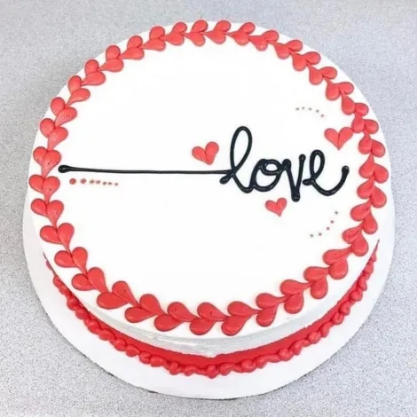 Circle shape valentine's cake