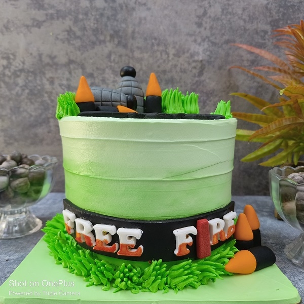 Free Fire Theme Cake