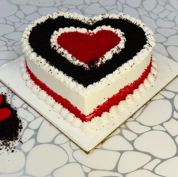 Beautiful Heart Shaped Red Velvet Cake