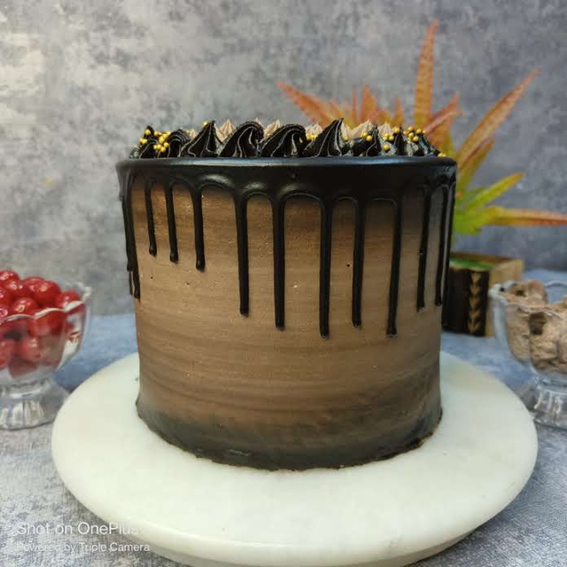 Chocolate Fudge Pillar Cake