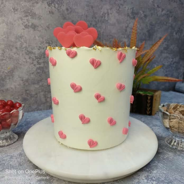 Pillar Cake With Hearts Topping (Pineapple Flavour)